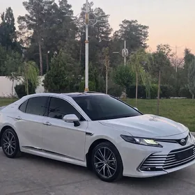 Toyota Camry 2023