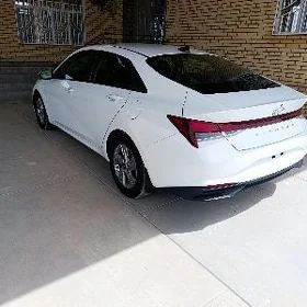 Hyundai Elantra 2021