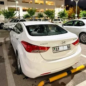 Hyundai Elantra 2012