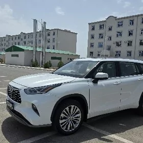 Toyota Highlander 2022