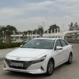 Hyundai Elantra 2022