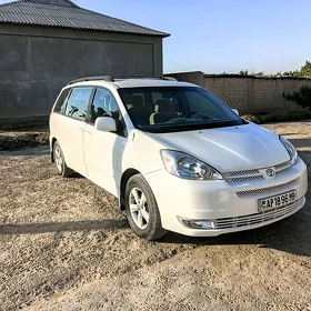 Toyota Sienna 2004
