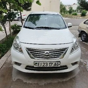 Nissan Versa 2011