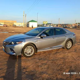 Toyota Camry 2019