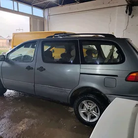 Toyota Sienna 2000