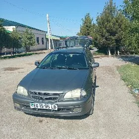 Toyota Avensis 2002