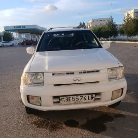 Infiniti QX4 2001