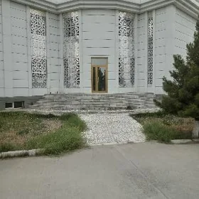 Тарговый дом 3х этажный