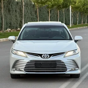 Toyota Camry 2023