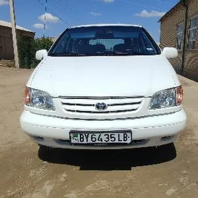 Toyota Sienna 2000
