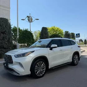 Toyota Highlander 2022