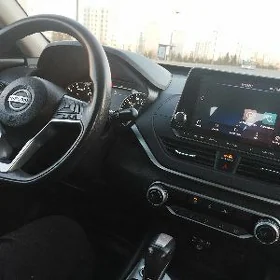 Nissan Altima 2019
