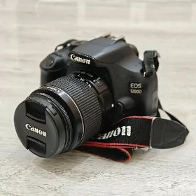 Canon EOS 1200D