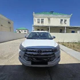 Toyota Innova 2021
