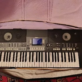 Yamaha psr S550