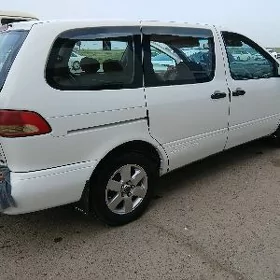 Toyota Sienna 2001