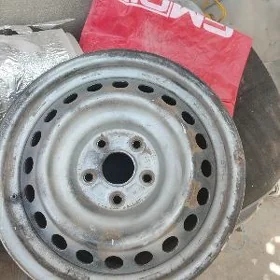 16 tayota diska kalpak