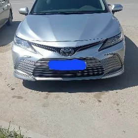 Toyota Camry 2021