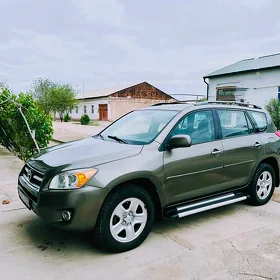 Toyota RAV4 2010