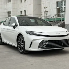 Toyota Camry Hybrid 2026