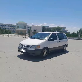 Toyota Sienna 2002