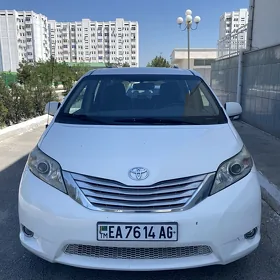 Toyota Sienna 2011