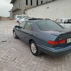 Toyota Camry 2000