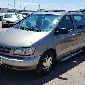 Toyota Sienna 1999