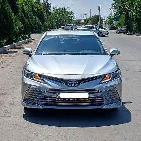 Toyota Camry 2021
