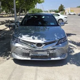 Toyota Camry 2018