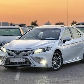 Toyota Camry 2021