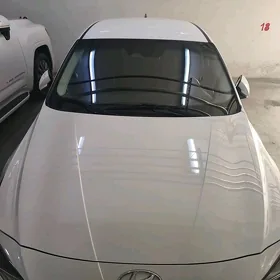 Hyundai Elantra 2022