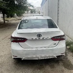 Toyota Camry 2021