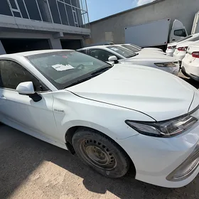 Toyota Camry Hybrid 2022