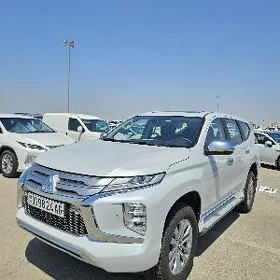 Mitsubishi Pajero 2020