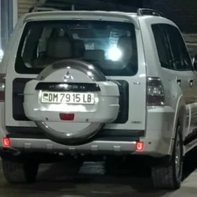 Mitsubishi Pajero 2013