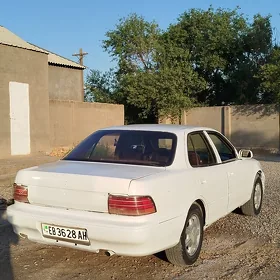 Toyota Camry 1990