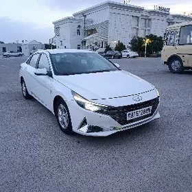 Hyundai Elantra 2022