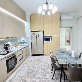 Гуртли 4ком 3 этаж 150м²