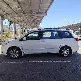 Toyota Sienna 2005