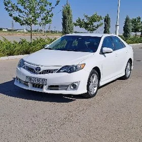 Toyota Camry 2014