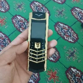 Vertu V10