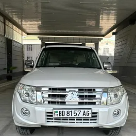 Mitsubishi Pajero 2014
