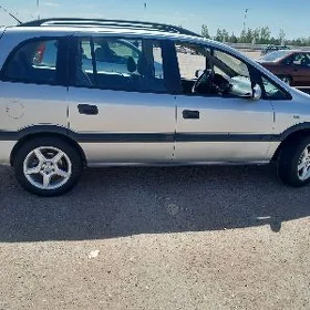Opel Zafira 2002