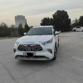 Toyota Highlander 2022