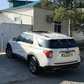 Ford Explorer 2023