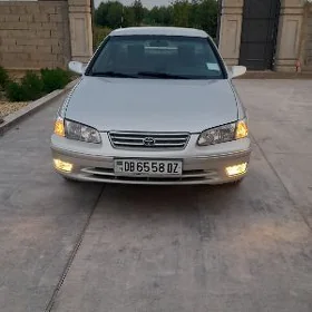 Toyota Camry 2001