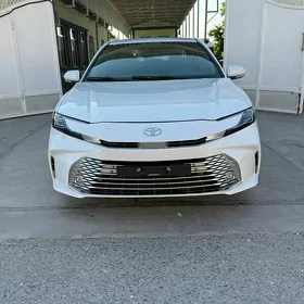 Toyota Camry 2025