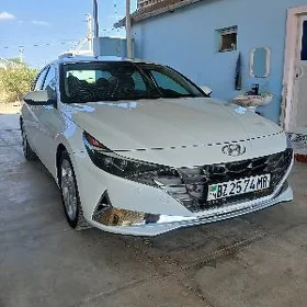Hyundai Elantra 2023