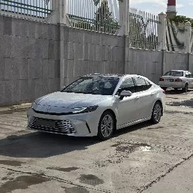 Toyota Camry 2025